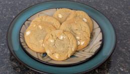 WHITE MAC NUT/CRANBERRY 2.7LB COOKIE DOUGH