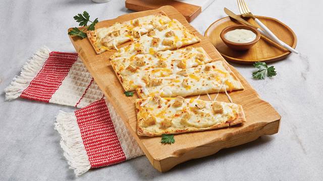 Chicken Alfredo Flatbread